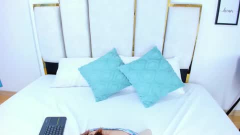 Andy bluee  online show from 02.28.25