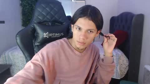 Snapshot of andy_dan1 chatting on 01.06.25 andy_dan1 online show from 01.06.25