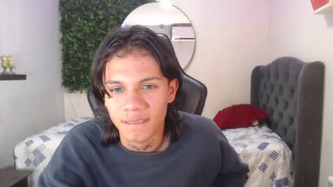 Snapshot of andy_dan1 chatting on 02.05.25 andy_dan1 online show from 02.05.25