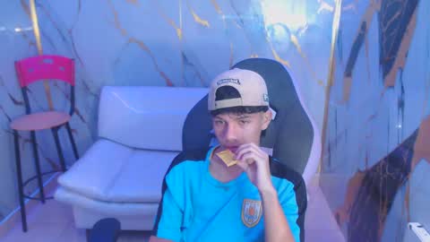 Snapshot of andy_dan1 chatting on 10.09.25 andy_dan1 online show from 10.09.25