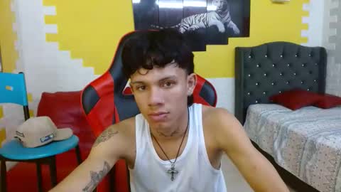 Snapshot of andy_dan1 chatting on 11.12.25 andy_dan1 online show from 11.12.25