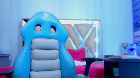 Snapshot of andy_staar18 chatting on 11.21.25 andy online show from 11.21.25