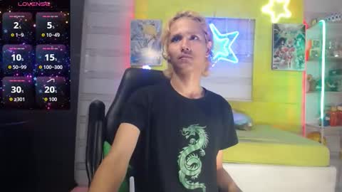 Snapshot of andy_staar18 chatting on 12.21.25 andy online show from 12.21.25