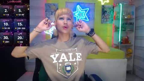 Snapshot of andy_staar18 chatting on 12.22.25 andy online show from 12.22.25