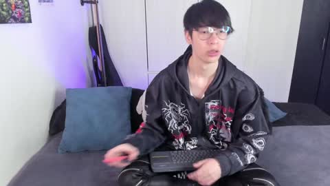 Snapshot of andy_twiink chatting on 12.24.24 twx Andy twink3 online show from 12.24.24