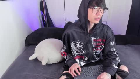 Snapshot of andy_twiink chatting on 12.24.24 twx Andy twink3 online show from 12.24.24