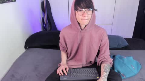 Snapshot of andy_twiink chatting on 01.08.25 twx Andy twink3 online show from 01.08.25