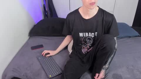 Snapshot of andy_twiink chatting on 01.21.25 twx Andy twink3 online show from 01.21.25