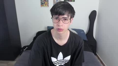 Snapshot of andy_twiink chatting on 09.23.25 twx Andy twink3 online show from 09.23.25