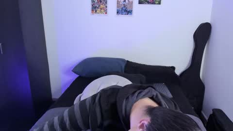 Snapshot of andy_twiink chatting on 11.02.25 twx Andy twink3 online show from 11.02.25