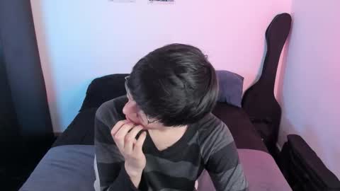 Snapshot of andy_twiink chatting on 11.19.25 twx Andy twink3 online show from 11.19.25