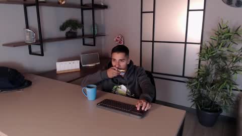 Andy Joy  online show from 01.31.25