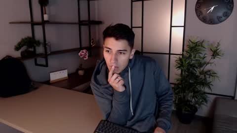 Andy Joy  online show from 03.08.25