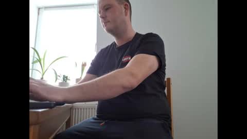 Snapshot of andypsilon88 chatting on 02.14.25 ShortyfromS online show from 02.14.25