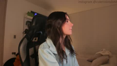 Snapshot of anelisse_ chatting on 10.02.25 online show from 10.02.25