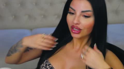 Snapshot of anemariejolie chatting on 01.19.25 Anne online show from 01.19.25