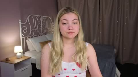 Snapshot of angel__grace chatting on 05.18.26 Grace online show from 05.18.26
