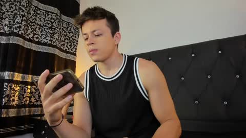 Angel Cuervo online show from 01.25.25