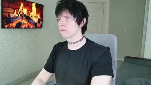 Snapshot of angel_fear chatting on 07.25.26 Ray online show from 07.25.26