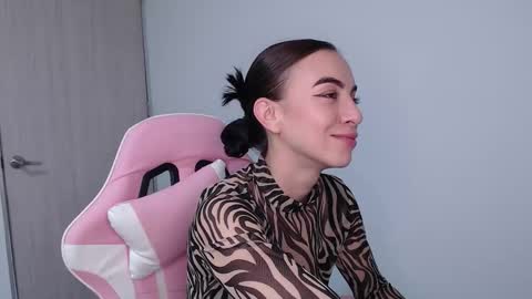 Angel Girl online show from 02.20.26