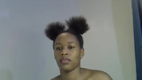 Snapshot of angel_mia5 chatting on 05.15.26 angel_mia5 online show from 05.15.26