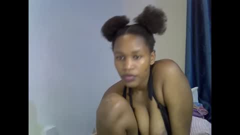 Snapshot of angel_mia5 chatting on 05.27.26 angel_mia5 online show from 05.27.26