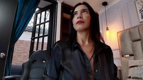 Nicolle  online show from 01.29.25