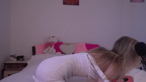 Snapshot of angel_quincy chatting on 02.19.26 angel_quincy online show from 02.19.26