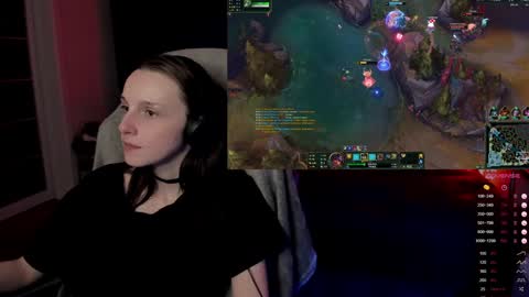 Snapshot of angel_runa chatting on 01.11.25 Mira online show from 01.11.25