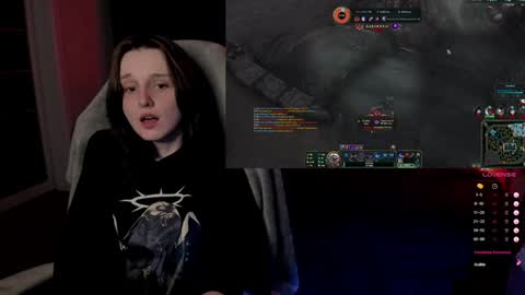 Snapshot of angel_runa chatting on 01.12.25 Mira online show from 01.12.25