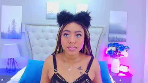 Angela Roberts online show from 11.03.25