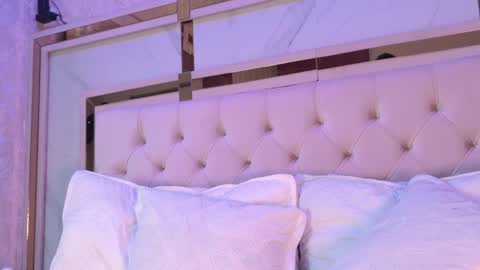 angela_white22 online show from 04.30.26