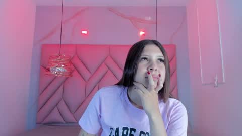 Snapshot of angelaa_cute chatting on 05.28.26 ANGELA online show from 05.28.26