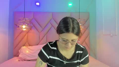 Snapshot of angelaa_cute chatting on 06.15.26 ANGELA online show from 06.15.26