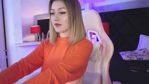 Angela Castle online show from 02.18.26