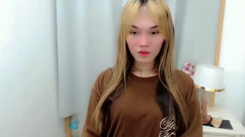 Snapshot of angelacharming_ chatting on 09.29.25 angela online show from 09.29.25