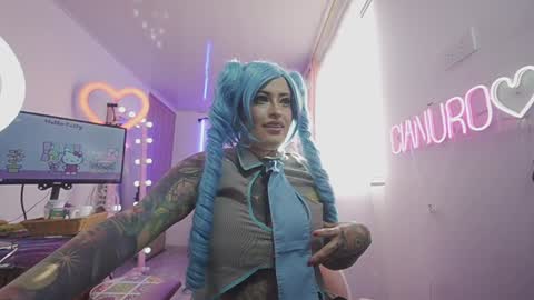 angelacianuro_ online show from 12.08.24