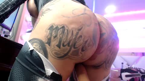 Snapshot of angelacianuro_2 chatting on 12.30.24 Angela Cianuro online show from 12.30.24