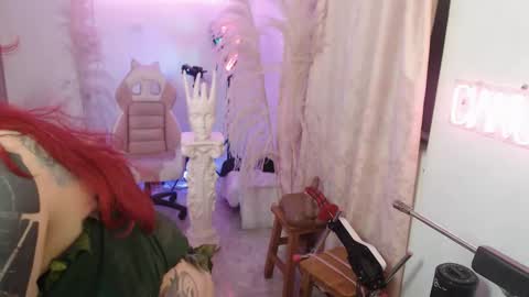 Snapshot of angelacianuro_2 chatting on 10.28.25 Angela Cianuro online show from 10.28.25