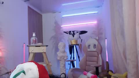 Snapshot of angelacianuro_2 chatting on 11.30.25 Angela Cianuro online show from 11.30.25