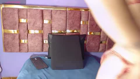 Snapshot of angelacute19 chatting on 03.01.25 angelacute19 online show from 03.01.25