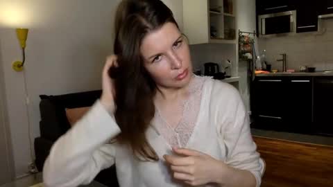 Angela online show from 11.05.25