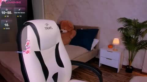 Snapshot of angelanabelle chatting on 11.13.25 angelanabelle online show from 11.13.25