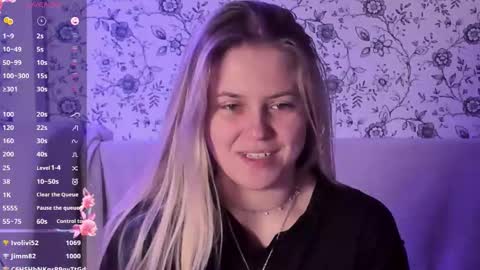 Snapshot of angelanty chatting on 12.19.25 Darsi Anty online show from 12.19.25