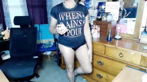 Snapshot of angelbaby11986 chatting on 09.21.25 Angela Longcock online show from 09.21.25