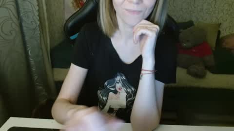 AngelCute32 online show from 10.31.25