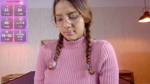 Snapshot of angeles_azul chatting on 09.20.25 angel online show from 09.20.25