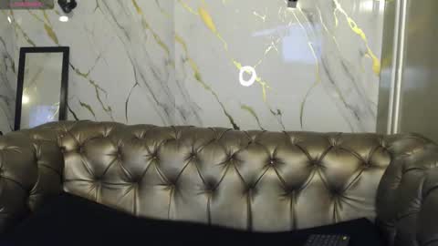 Snapshot of angeles_azul chatting on 09.21.25 angel online show from 09.21.25