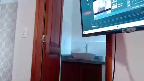 Snapshot of angeles_azul chatting on 09.23.25 angel online show from 09.23.25