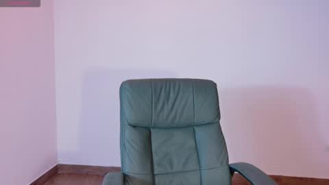 Snapshot of angeles_azul chatting on 11.02.25 angel online show from 11.02.25